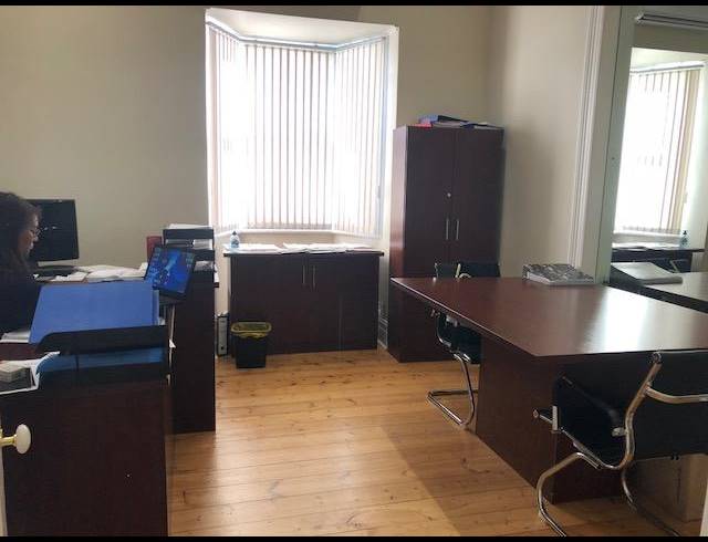 256M² BUILDING TO LET IN WYNBERG